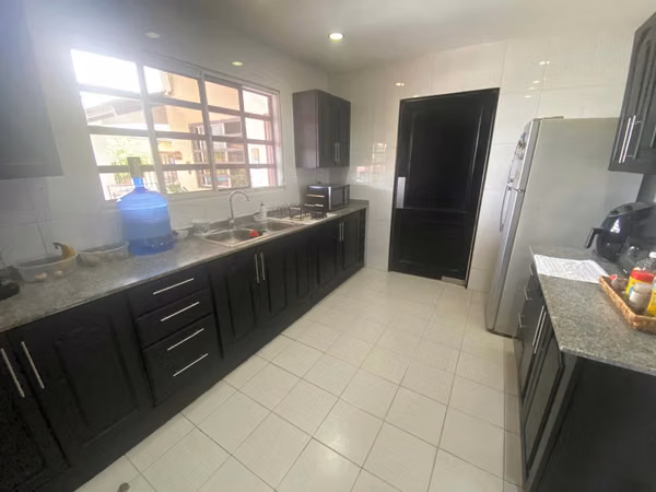 House for Sale in La Gloria – Betania | 330 m² Lot / 4 Bedrooms / 3 Bathrooms / 1 Parking