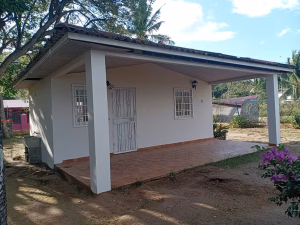 OFERTA PLAYA LEONA LA CHORRERA SE VENDE CASA A ORILLA DEL MAR B/ 40 000