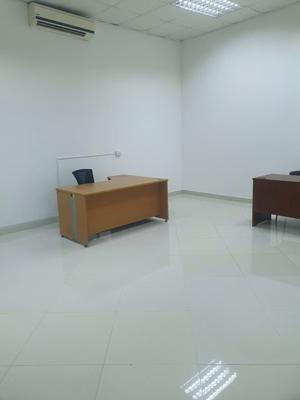Alquiler de Oficina-Local Plaza Tocumen 25mts
