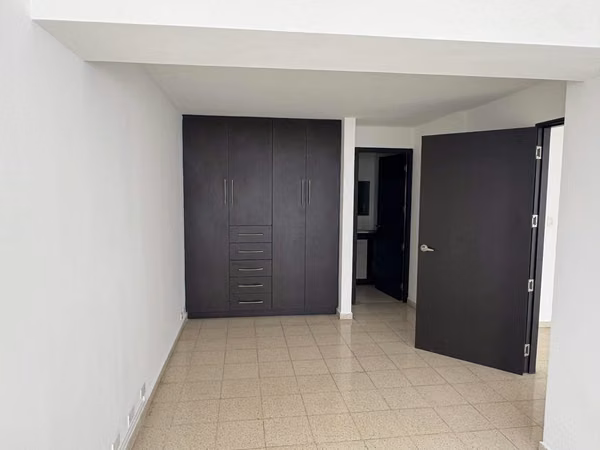 LARGE APARTMENT IS SOLD P.H TOWER MACAR PENT-HOUSE PH B,