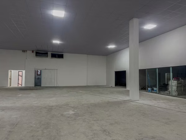 For rent Commercial local wearhouse in Parque Lefevre