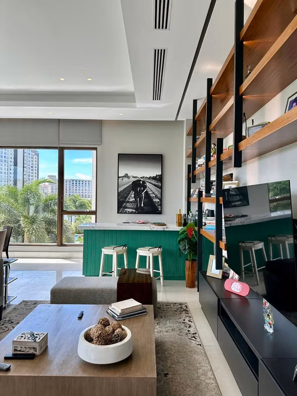 Residencia Exclusiva en Santa María / Vista al lago