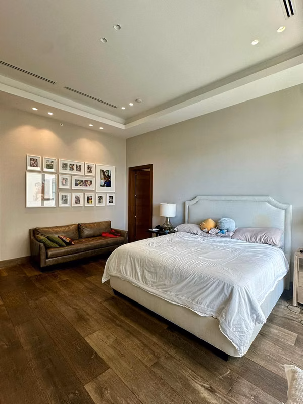 Residencia Exclusiva en Santa María / Vista al lago