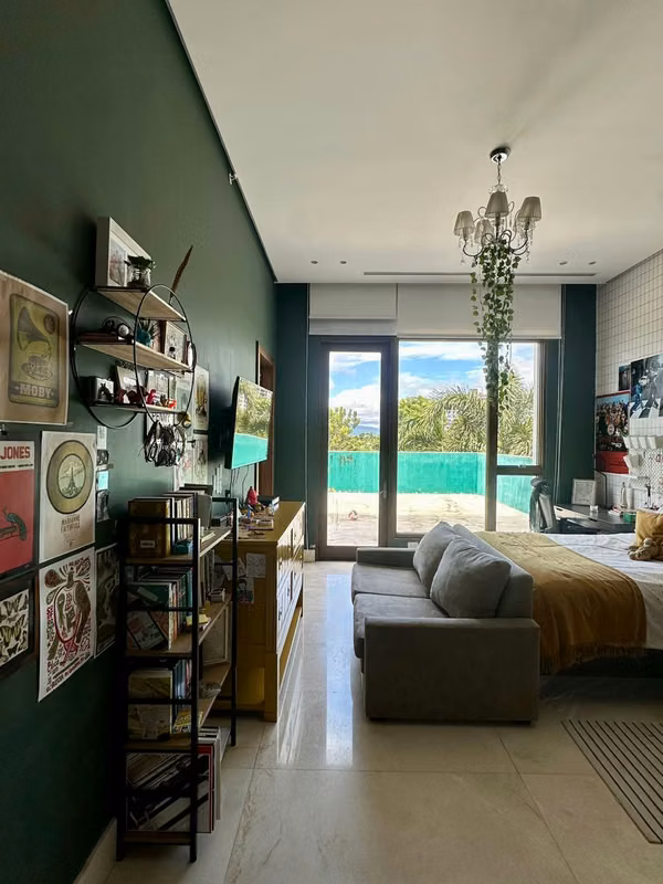 Residencia Exclusiva en Santa María / Vista al lago