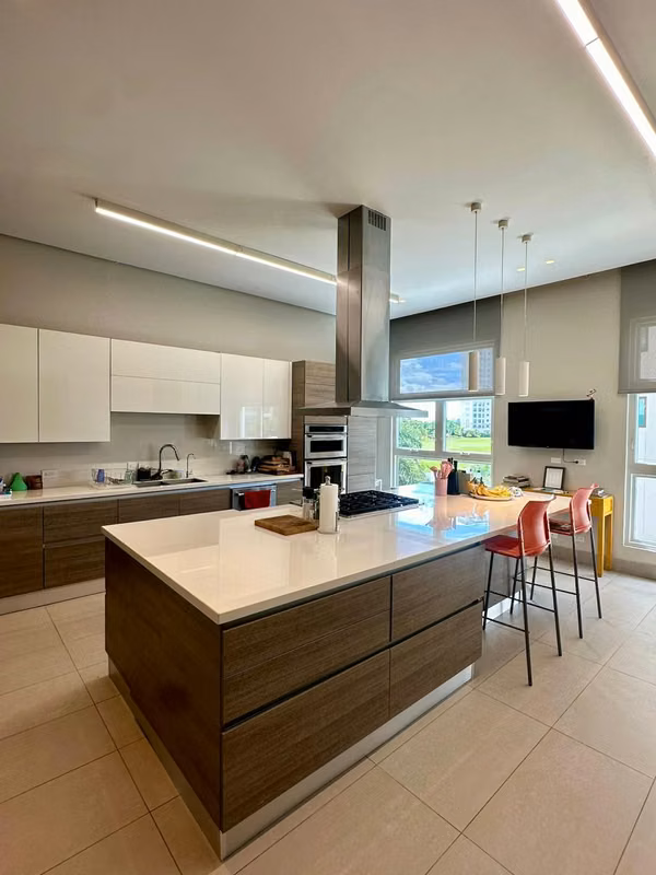 Residencia Exclusiva en Santa María / Vista al lago