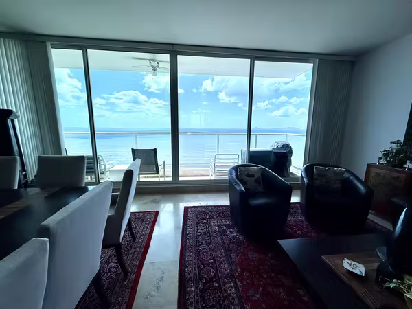 Exclusive sale apartment in Costa del Este - Sea view