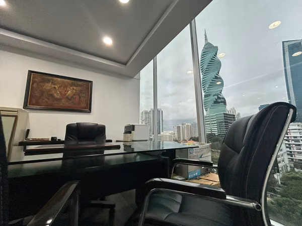 VENTA DE OFICINA EN OBARRIO, PH OFFICE ONE TOWER, 180 m2
