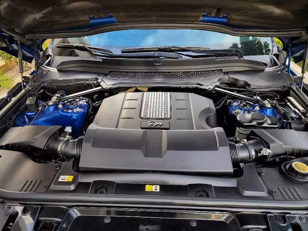 RANGE ROVER SPORT SVR 2016.
