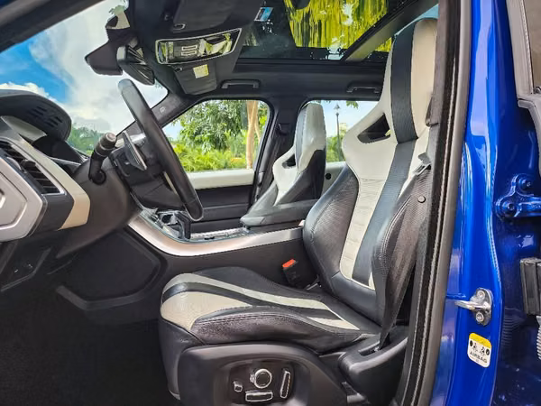 RANGE ROVER SPORT SVR 2016.