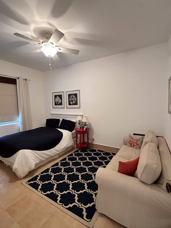 En Venta – Apartamento de Lujo con Jardín y Piscina Privada en Buenaventura,