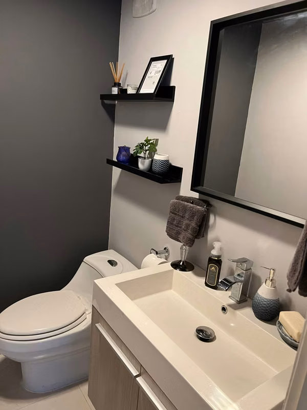 Apartamento full amoblado con vista al mar – Av Balboa.