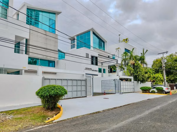 For sale duplex in PH Minimal Houses / Altos de Golf
