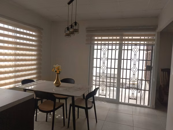Alquiler de Casa Amoblada en Versalles del Oeste – $850 Mensuales