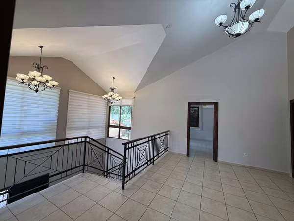 For Rent House in Camino de Cruces