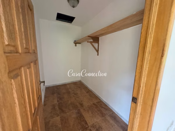 HOUSE FOR SALE AT BELOW APPRAISAL PRICE WITH VIEWS TO THE MOUNTAINS