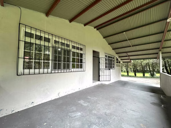 FOR SALE LARGE PROPERTY ON 5 HECTARES NEXT TO THE RIVER IN HIGHLANDS