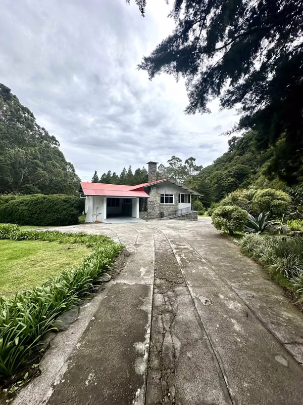 FOR SALE LARGE PROPERTY ON 5 HECTARES NEXT TO THE RIVER IN HIGHLANDS