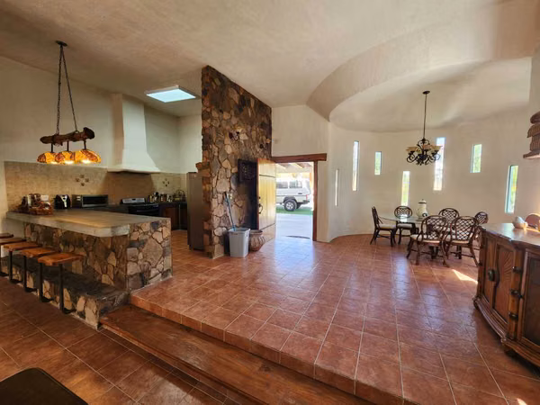 SE VENDE  CASA AMOBLADA EN CORONADO GOLF CON PISCINA Y CASA DE EMPLEADO