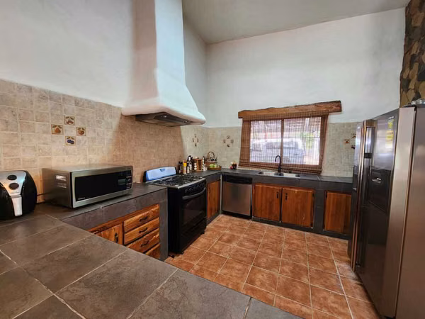 SE VENDE  CASA AMOBLADA EN CORONADO GOLF CON PISCINA Y CASA DE EMPLEADO