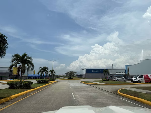 For Rent Warehouse Zona Uno