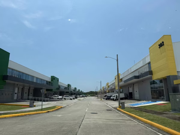 For Rent Warehouse Zona Uno