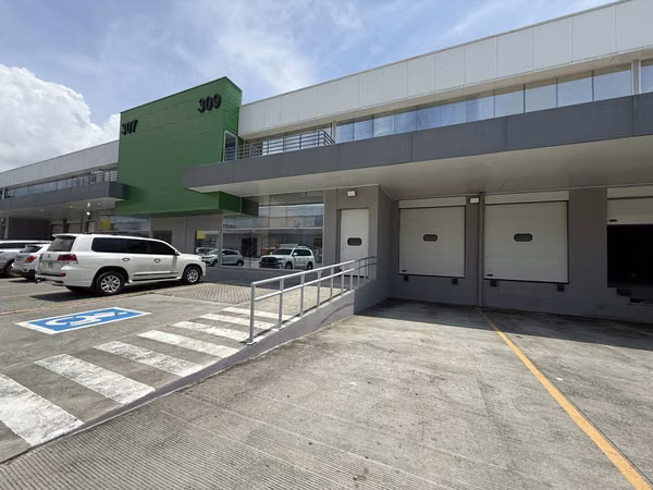 For Rent Warehouse Zona Uno