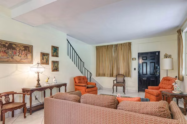 Duplex for Sale in Diablo: Family Friendly Lot