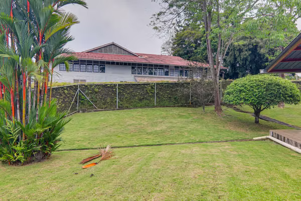 Duplex for Sale in Diablo: Family Friendly Lot