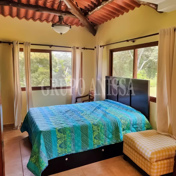 Opportunity! Beautiful House sold in Altos del Maria Zona Alta