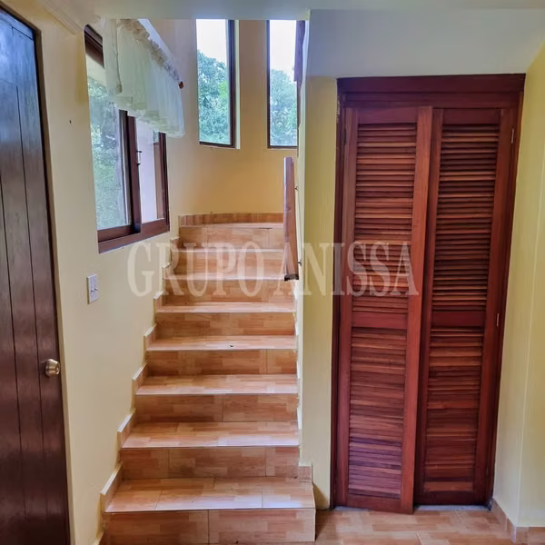 Opportunity! Beautiful House sold in Altos del Maria Zona Alta