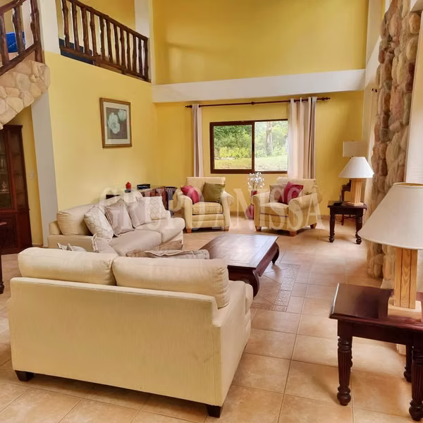 Opportunity! Beautiful House sold in Altos del Maria Zona Alta