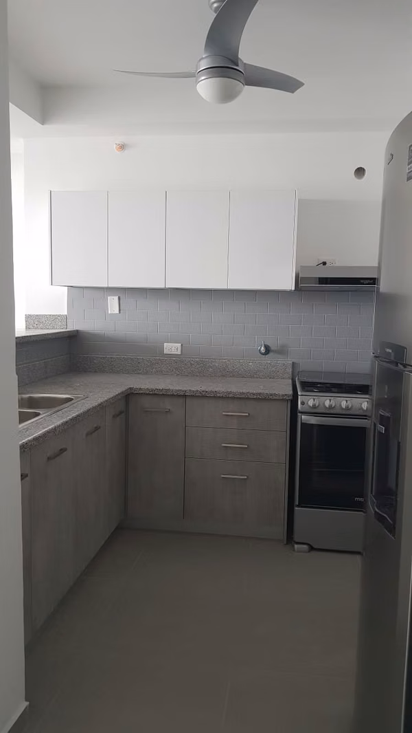 SE VENDE APARTAMENTO EN LA CRESTA, VÍA ESPAÑA