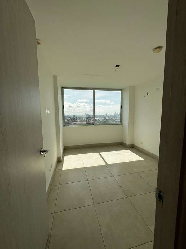Se Vende Apartamento PH Sky Point Torre Sur - Tumba Muerto