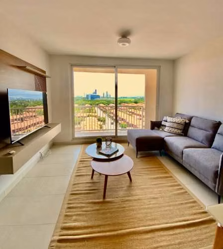 Venta de Apartamento en PH Torres de Versalles, Costa del Este