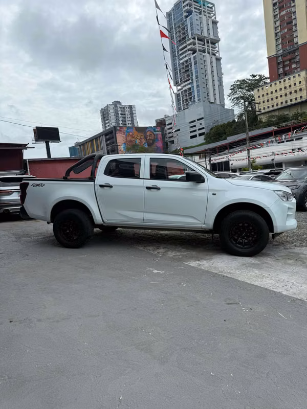 ISUZU DMAX 2023