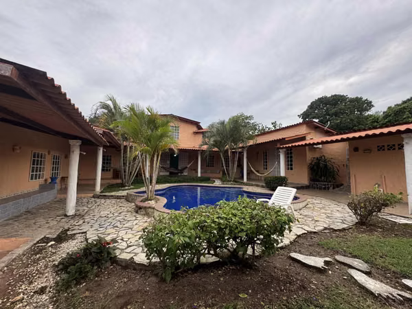 Luxury 5-Bedroom Villa with Pool in Las Lajas, Chame