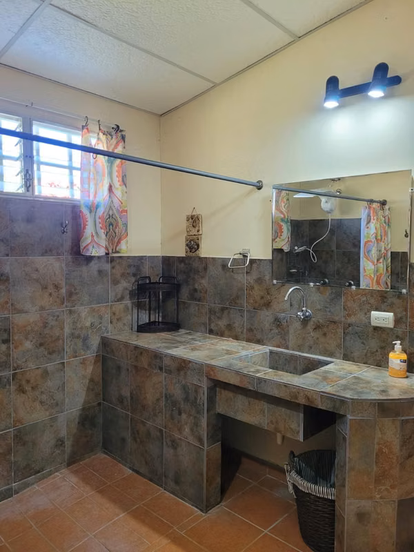 Luxury 5-Bedroom Villa with Pool in Las Lajas, Chame