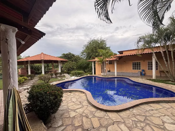Luxury 5-Bedroom Villa with Pool in Las Lajas, Chame