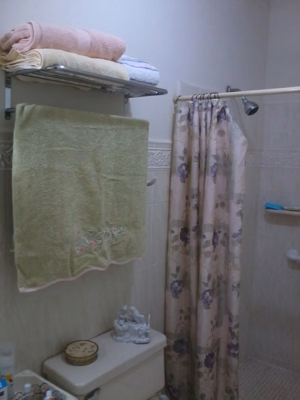 F O R  S A L E or R E N T - House in Residencial El Meson, Chitre PRG-02