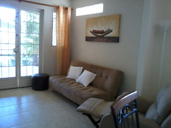 F O R  S A L E or R E N T - House in Residencial El Meson, Chitre PRG-02