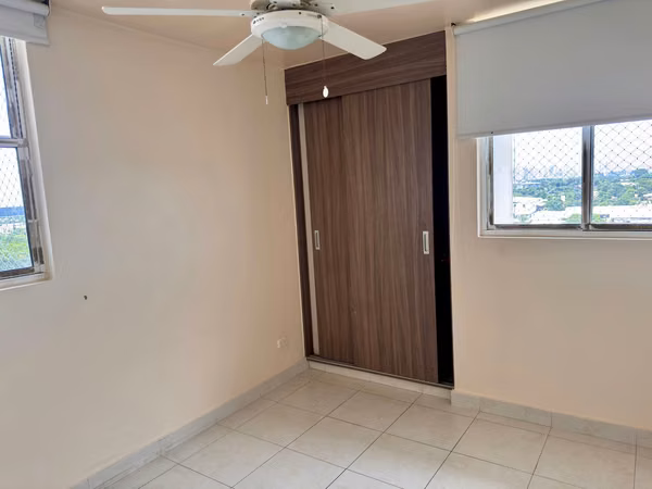 F O R  S A L E - Apartment in PH Torres de Cantabria, Las Acacias PRG-02