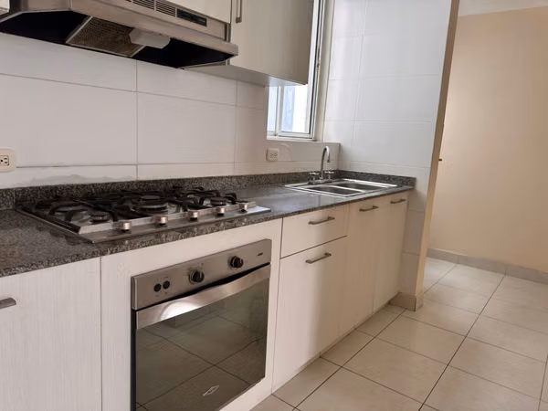 F O R  S A L E - Apartment in PH Torres de Cantabria, Las Acacias PRG-02