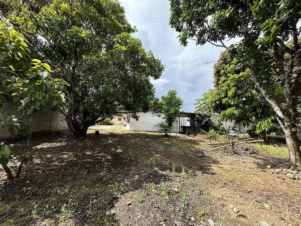 Se vende Terreno con casa en Pacora