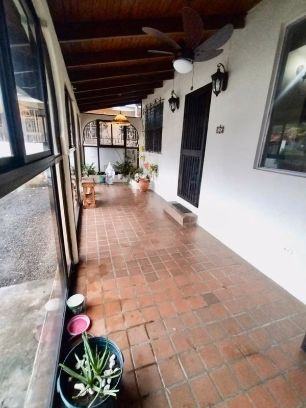 F O R  S A L E - 2 Level House in Miraflores PRG-02