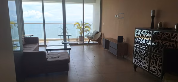 for rent  alquila apartamento Ave Balboa F MAR