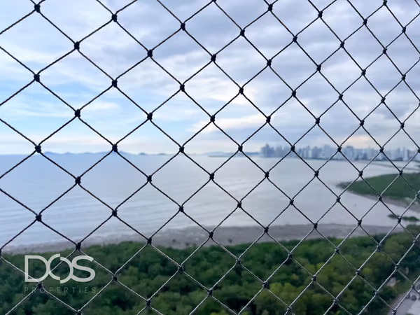 VENTA DE APARTAMENTO FRENTE AL MAR REMODELADO EN COSTA DEL ESTE