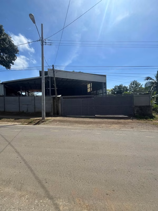 Rental of galley for workshop with two offices