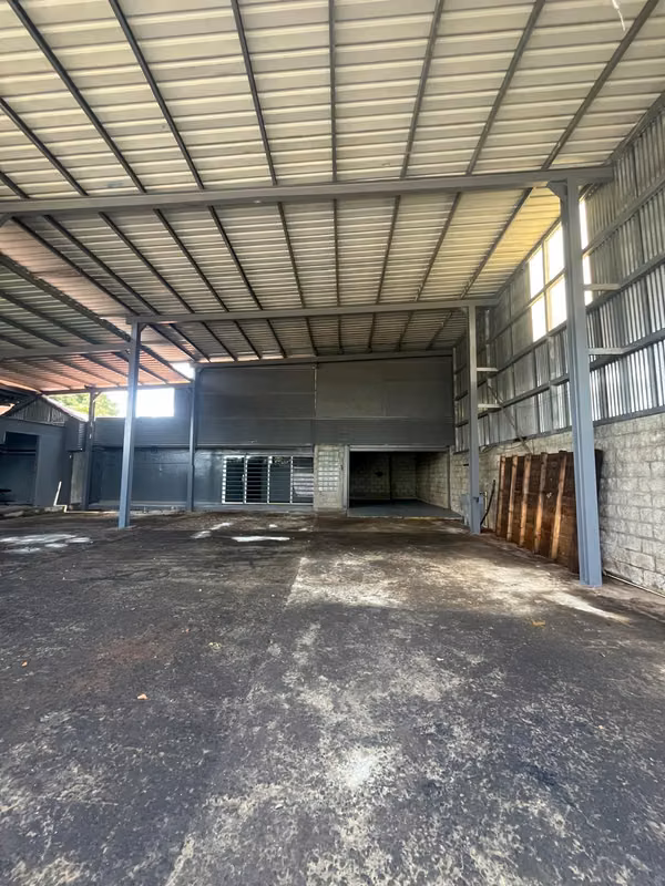 Rental of galley for workshop with two offices