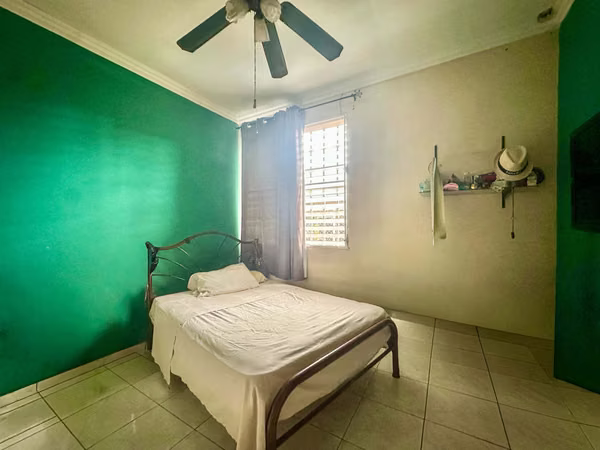 For Sale House in Parque Lefevre