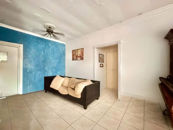 For Sale House in Parque Lefevre